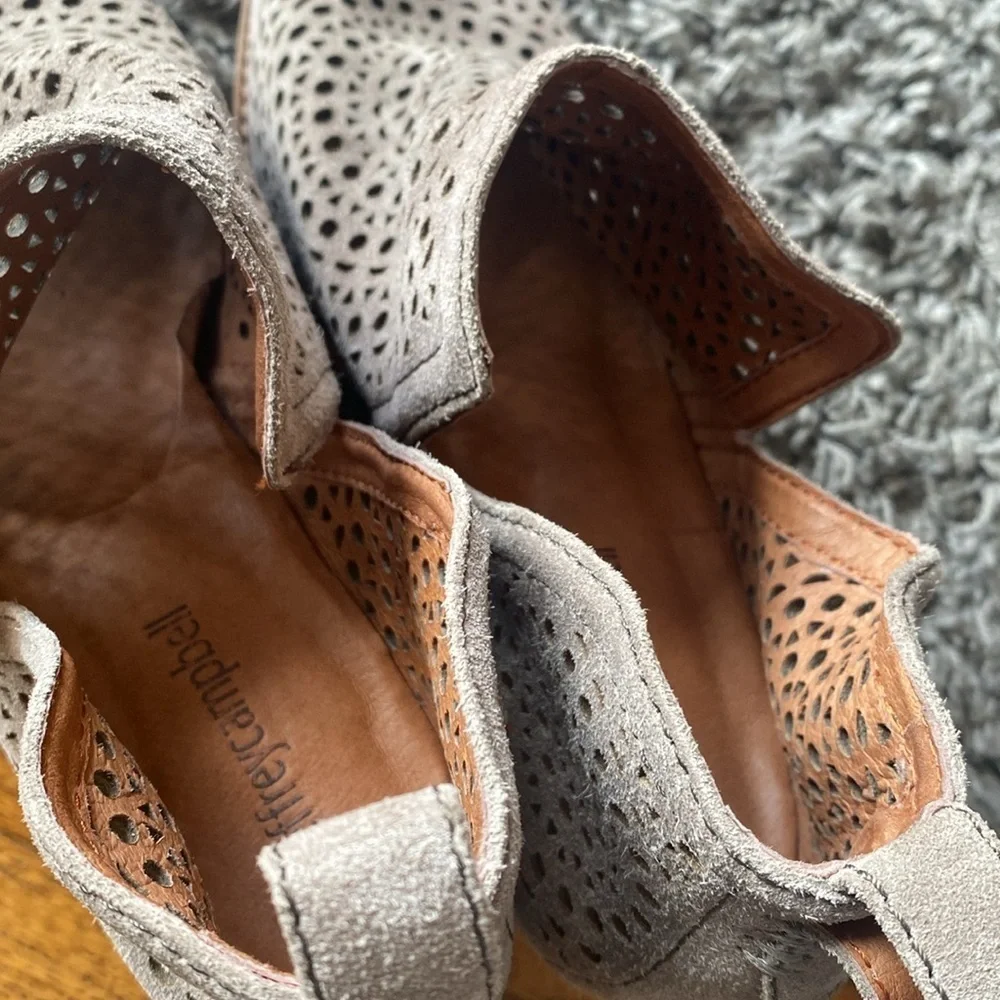 Jeffrey Campbell Rosalee suede perforated Booties sz 10